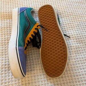 Vans “Off the Wall” Colorful Low-Top Sneaker Mens Size 10.5